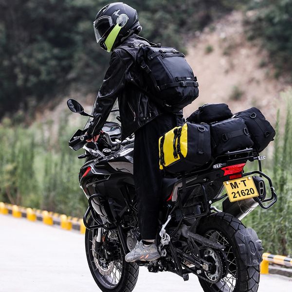 Сумка-рюкзак на багажник Rhinowalk Motorcycle 20л MT21620 Black RW136 фото